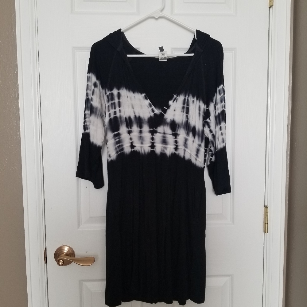 black and white swim cover up